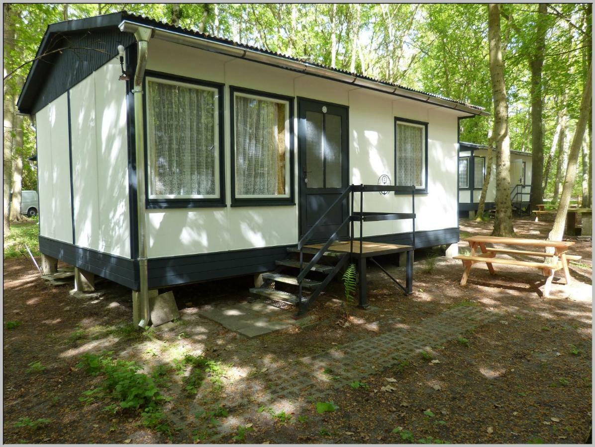 Ddr Bungalow Direkt Am Strand Auf Ruegen Dranske Exterior foto