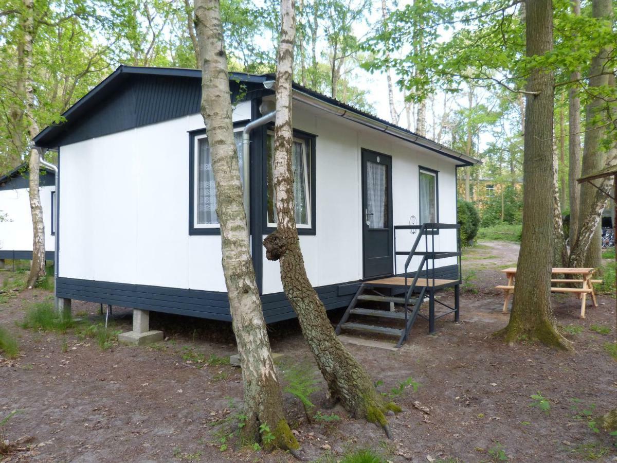 Ddr Bungalow Direkt Am Strand Auf Ruegen Dranske Exterior foto